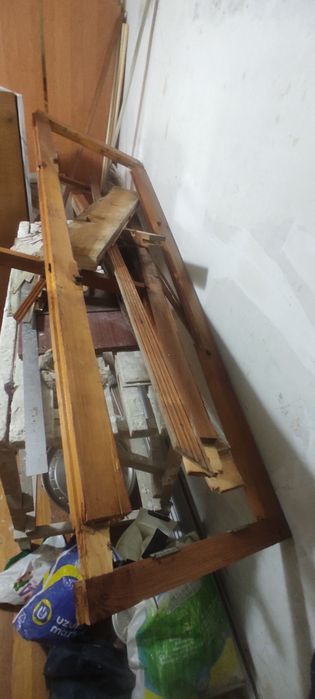 Отдам даром ковры 2-3,дорожки мелкие окна балки рейки