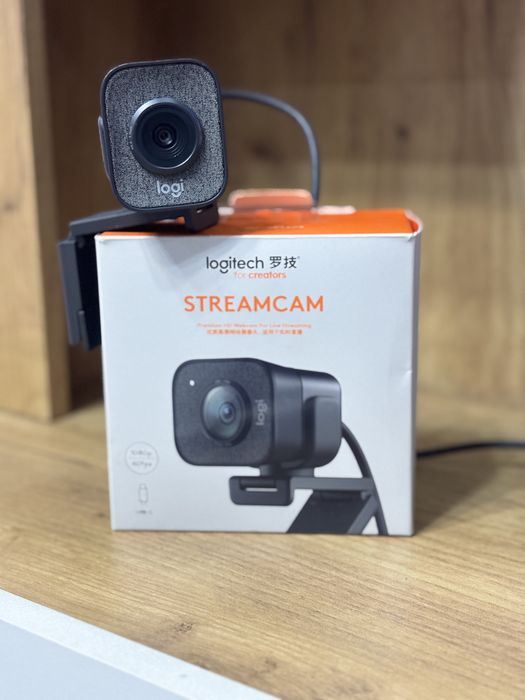 Веб-камера Logitech StreamCam