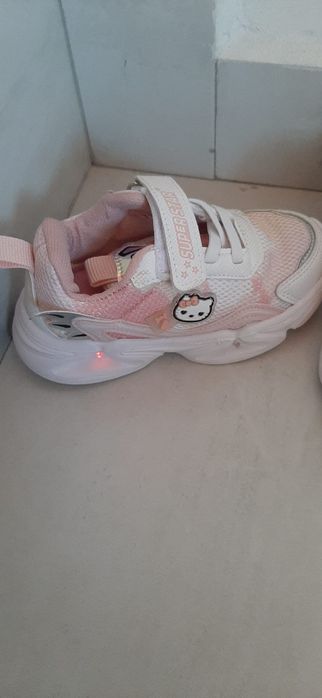 Светещи маратонки за момиче Hello kitty