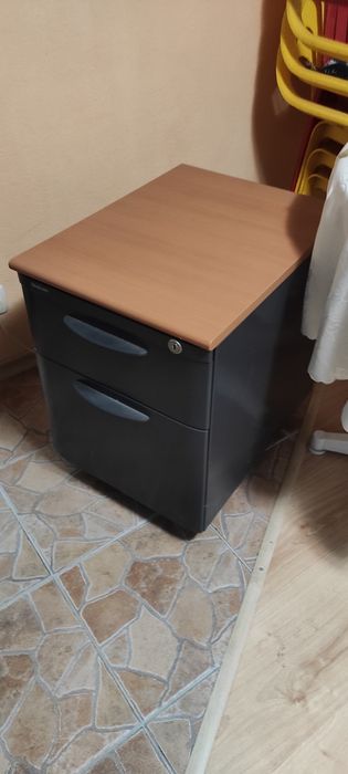 Рафтове за стена и други