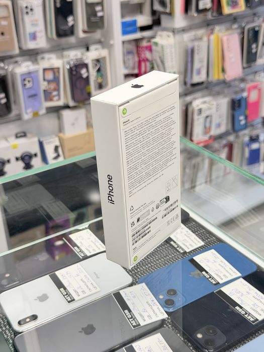 Apple iPhone 15 128GB Black Чисто Нов!