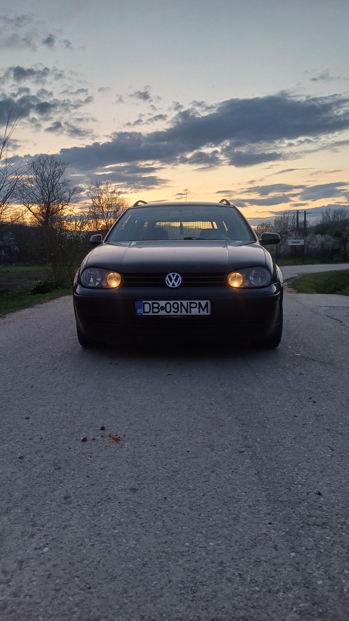 Vând Wolkswagen GOlf 4
