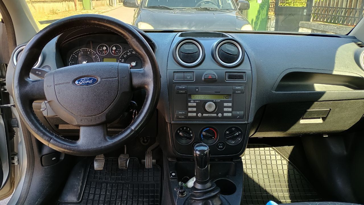 Ford fiesta бензин/газ