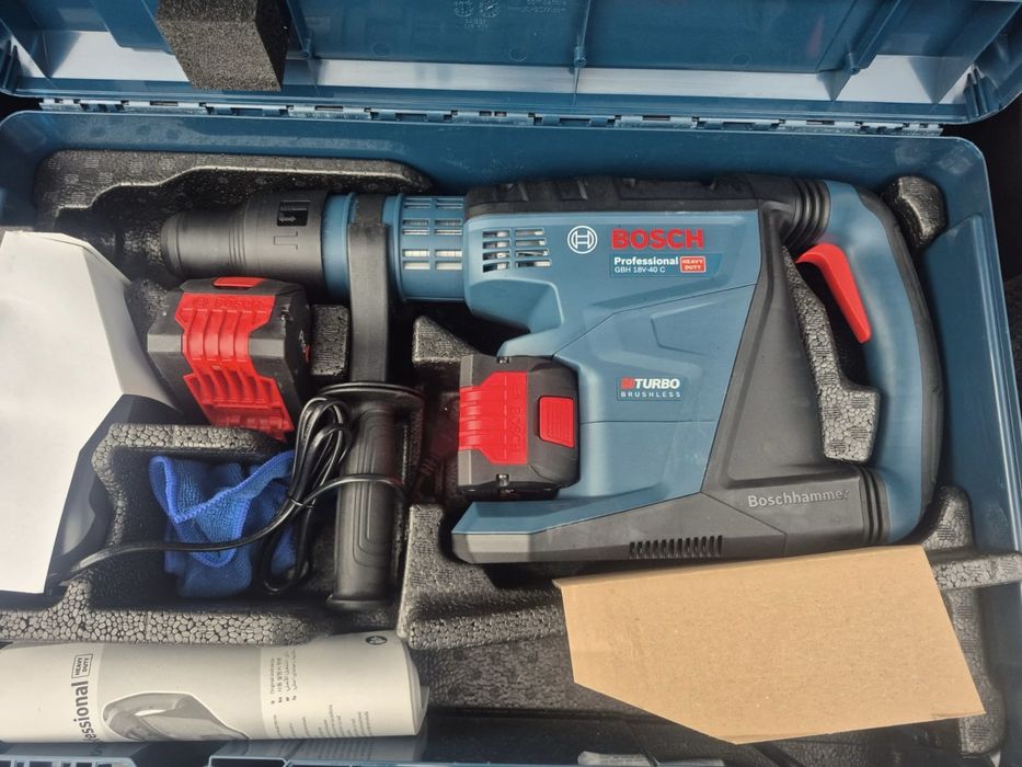Ciocan rotopercutor bosch cu acumulatori