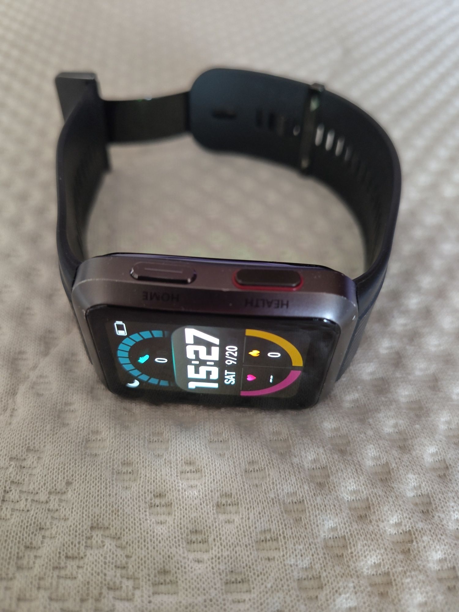 Продавам Смарт часовник HUAWEI WATCH D
