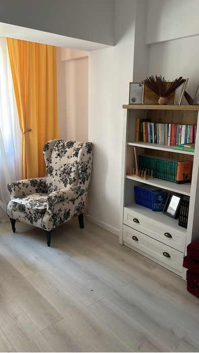 Inchiriez cabinet psihologic disponibil part time, amenajat complet