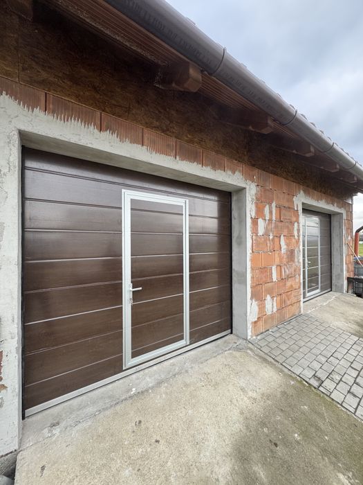 Usa garaj L4000 x H4000 cu geamuri -NOU!