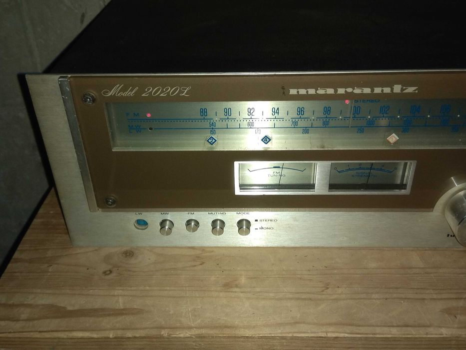 Колекционерски тунер Marantz model 2020L