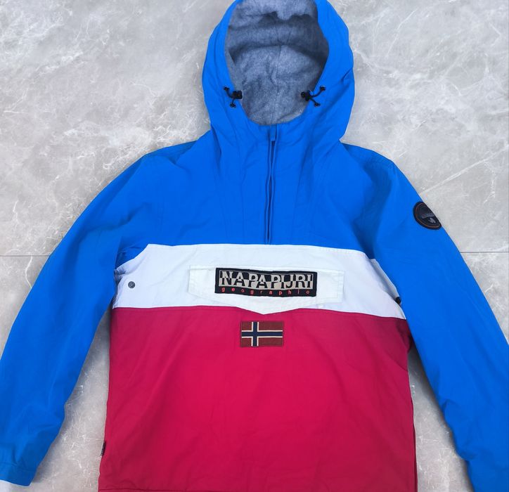 Яке Napapijri Rainforest размер M
Rainforest Jacket In RedRainforest J