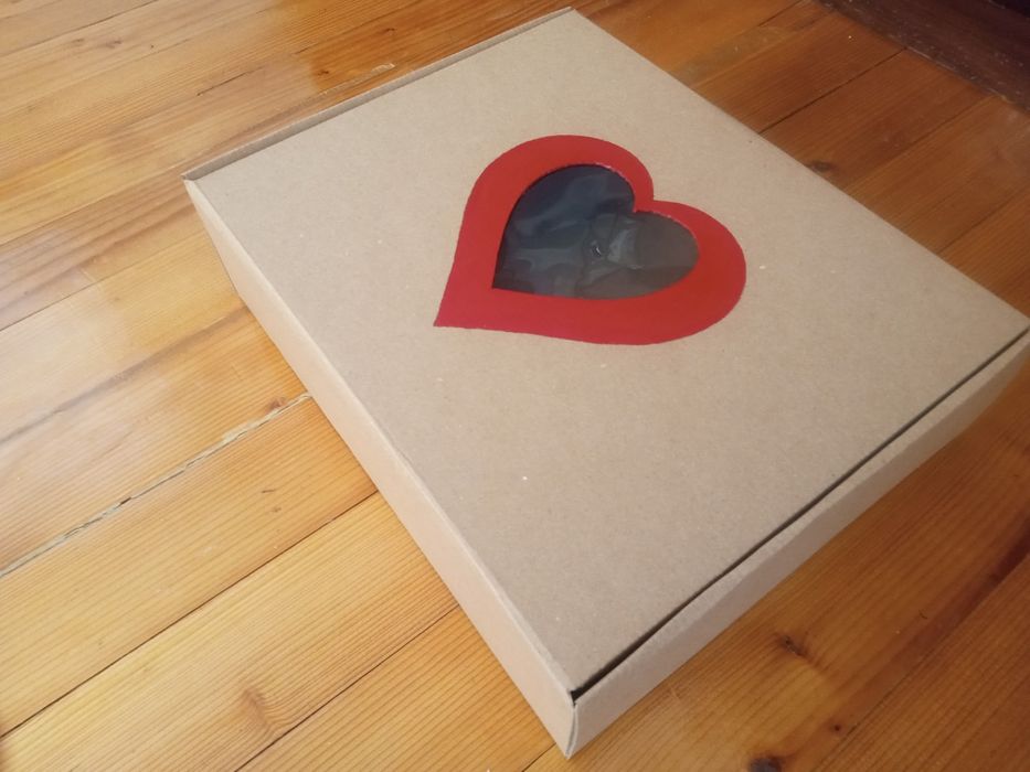 Кутии и кашони за пратки