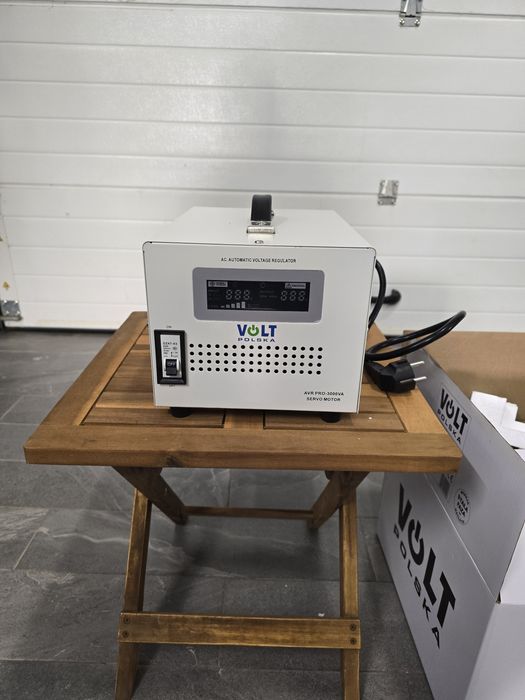 Stabilizator Volt Polska 3000VA - ca nou, cu cutie originala