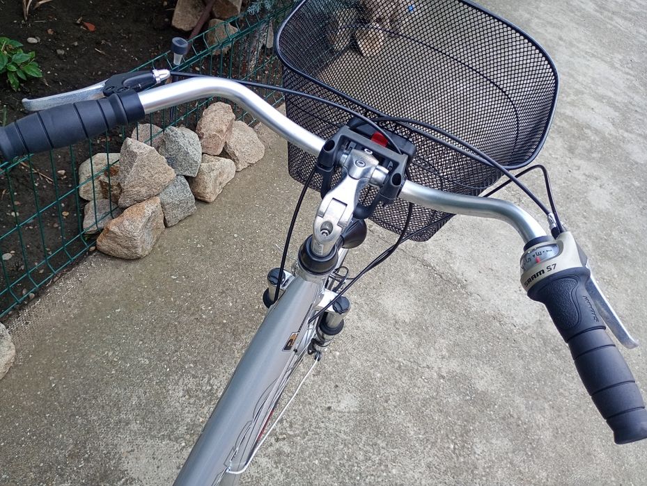 Bicicletă damă CYCO,cu 7 vit Nexus,frână picior,argintie !