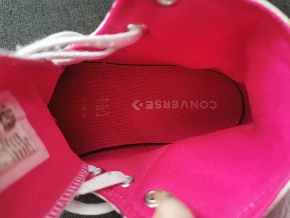 New Balance , Converse, Nike