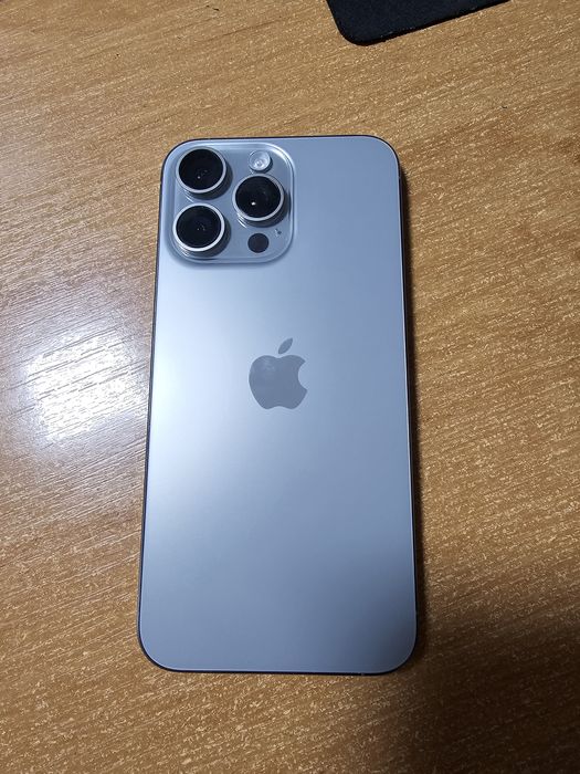 iPhone 15 Pro Max — 512GB