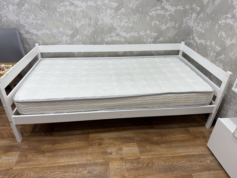 Продам кровать подростковую