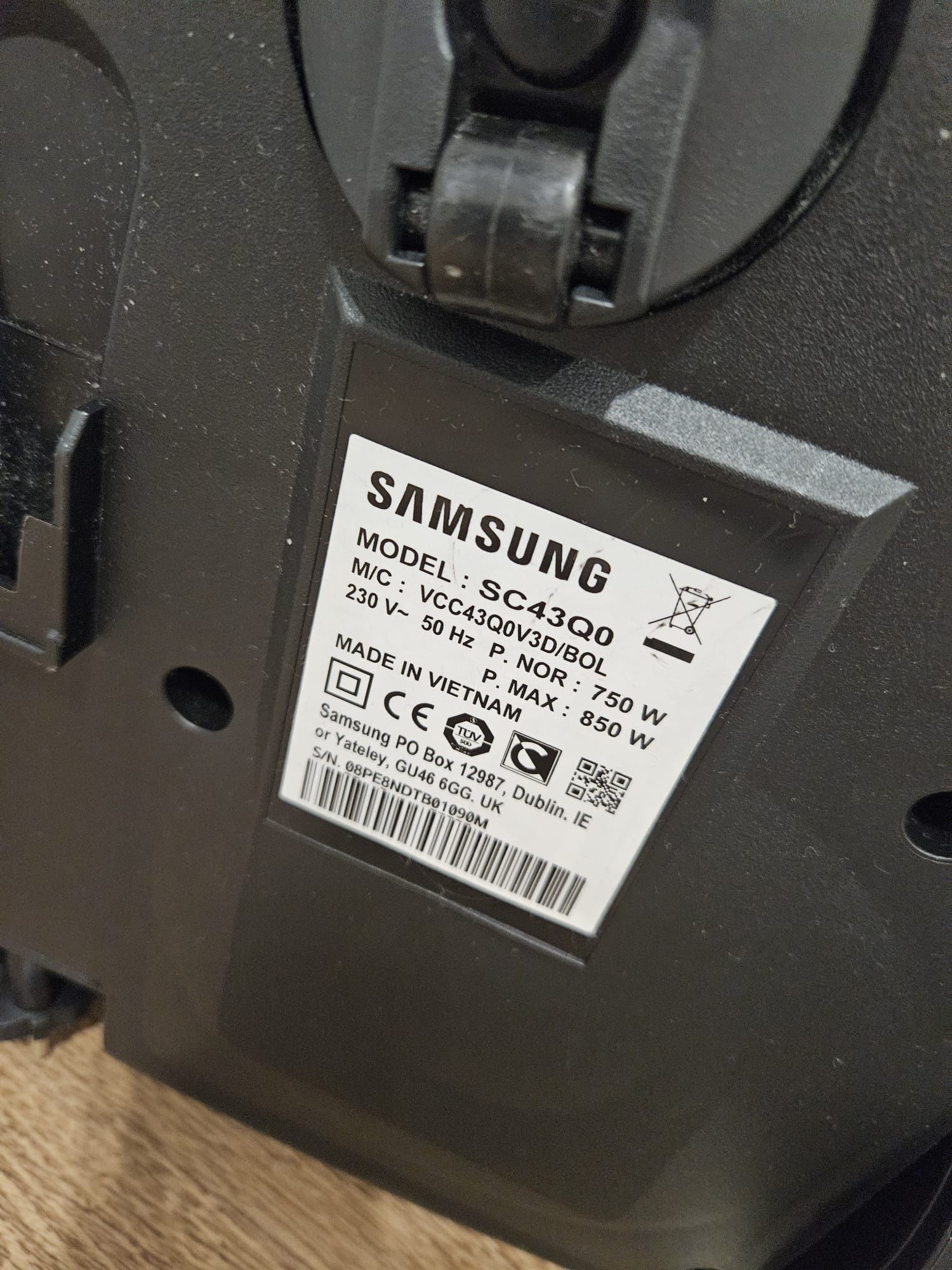 Vand aspirator fără sac Samsung - Super oferta !