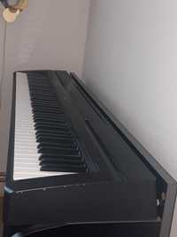 Vând pian Yamaha
