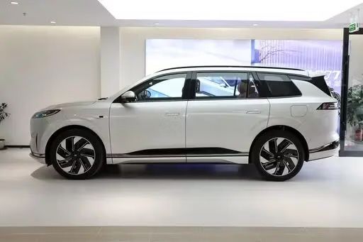 Dongfeng  ep 008 oqga qora salon