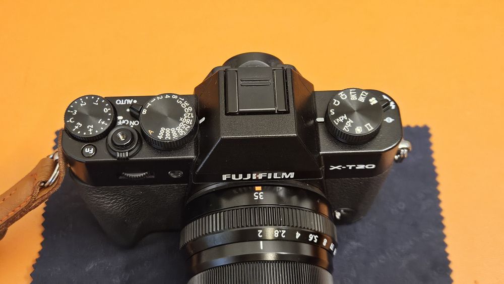 Vând body Fujifilm X-T20