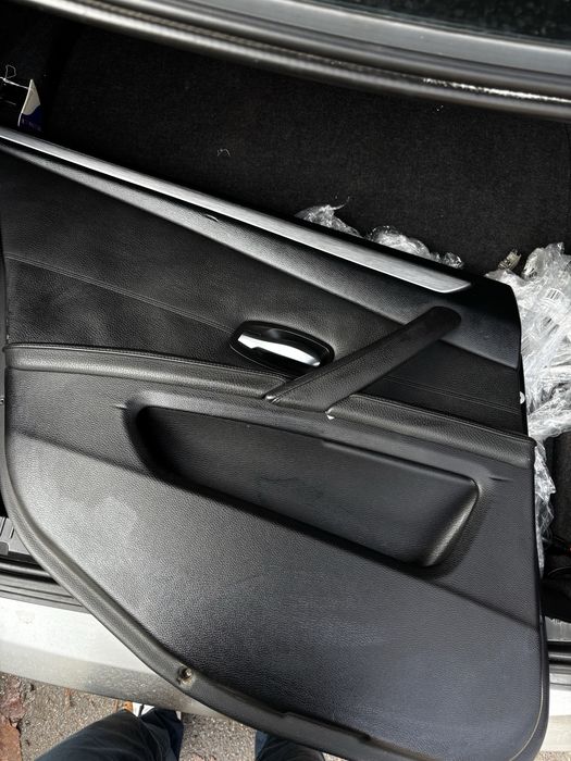 Продавам задни кори за Е60 фейслифт