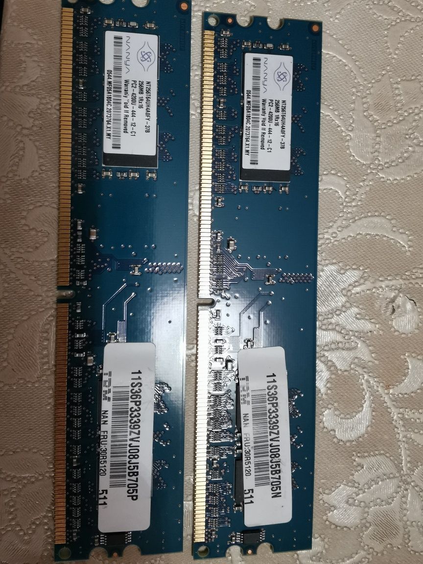 RAM Kingston 2 х 1 GB с подарък Nanya RAM 2 x 256 MB