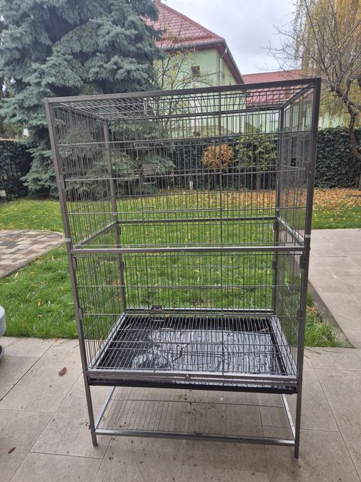 Vând colivie papagali