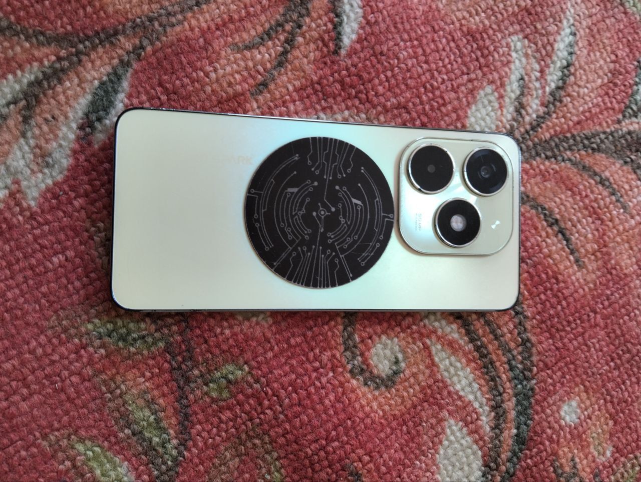 Tecno Spark 20 sotiladi