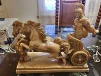 Продава се статуетка римска колесница