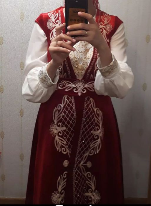 Национальная одежда почти новая