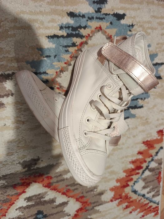 Converse noi mărimea 39