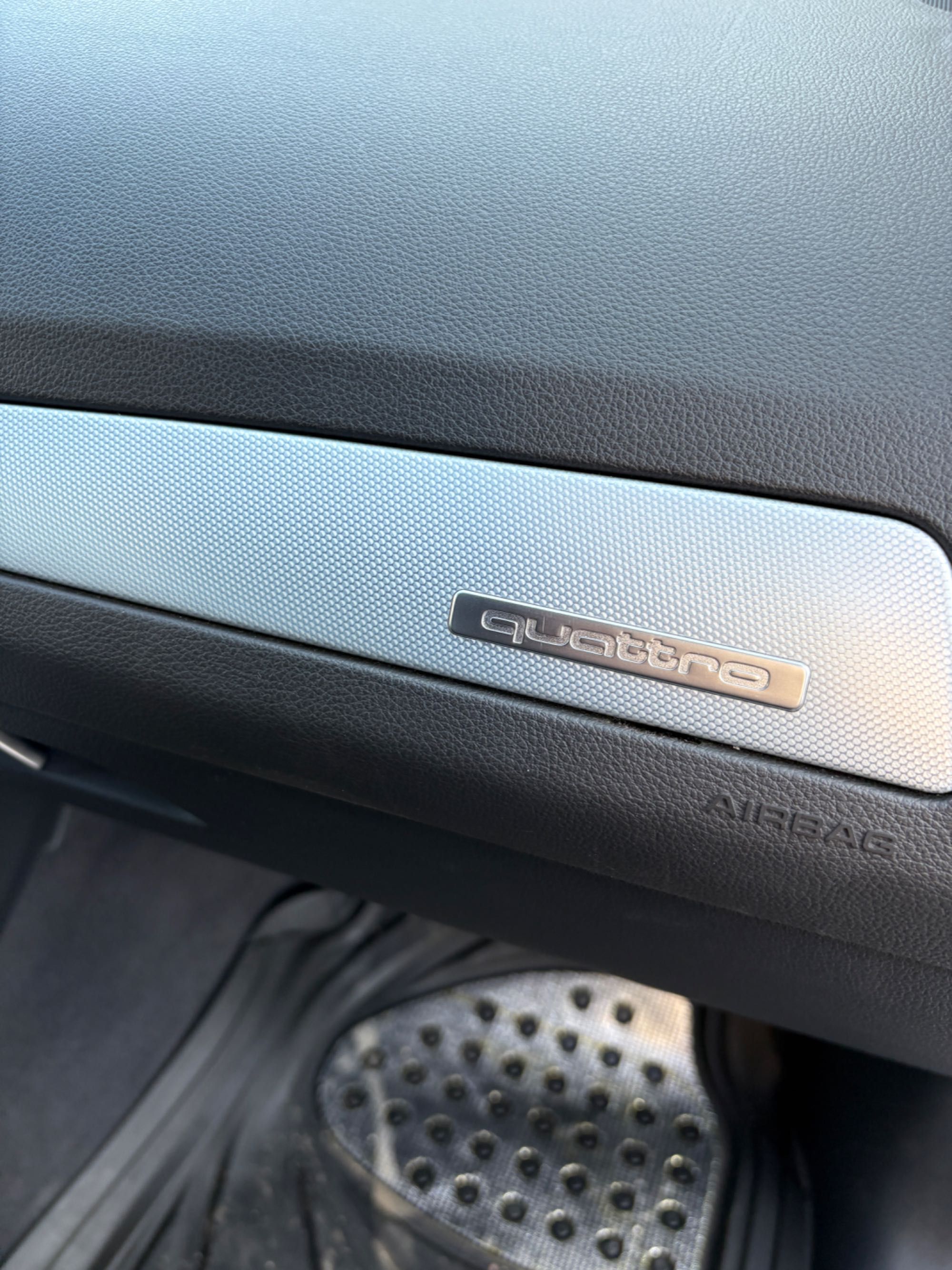 Vând Audi SQ5 2010