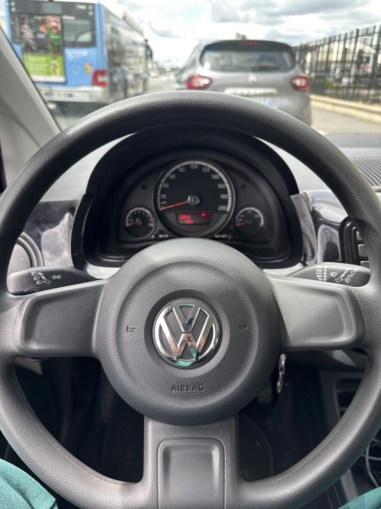 Volkswagen up 2014