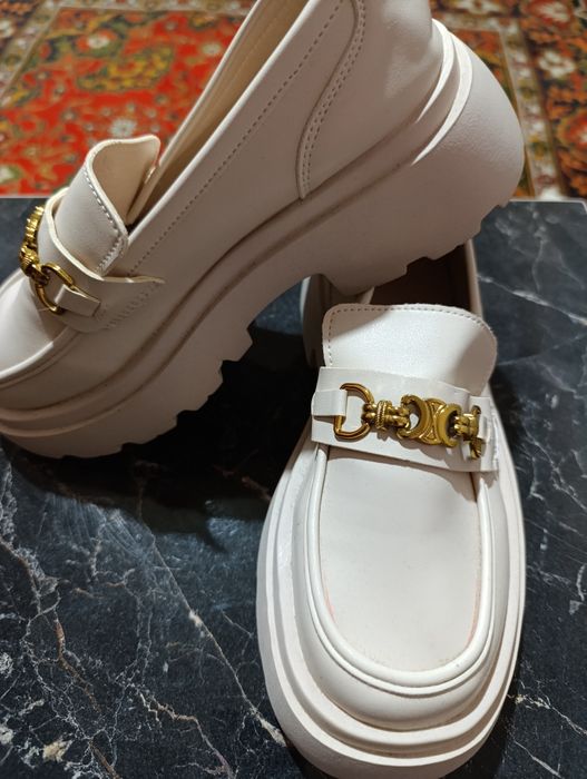 Продам обуви дешевле почти новые