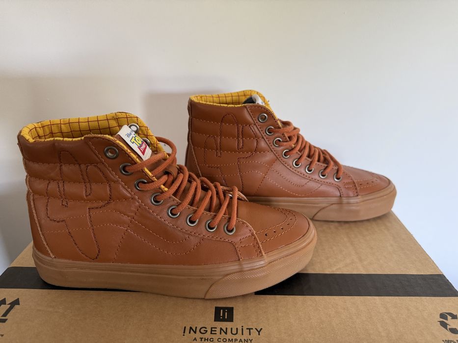 Vans Sk8 Hi Toy Story Woody - Disney Andy Sneakers - marime 36,5 EUR