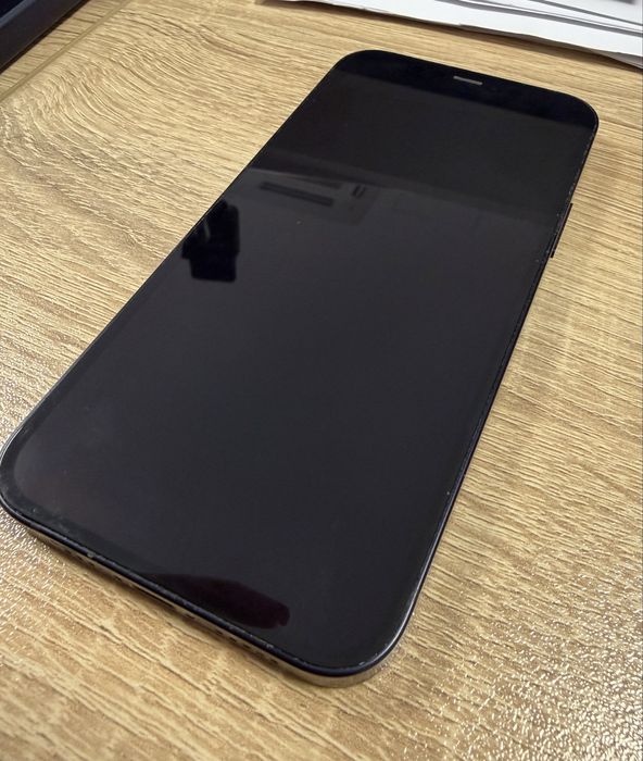 Iphone 12 -  запазен, работещ перфектно