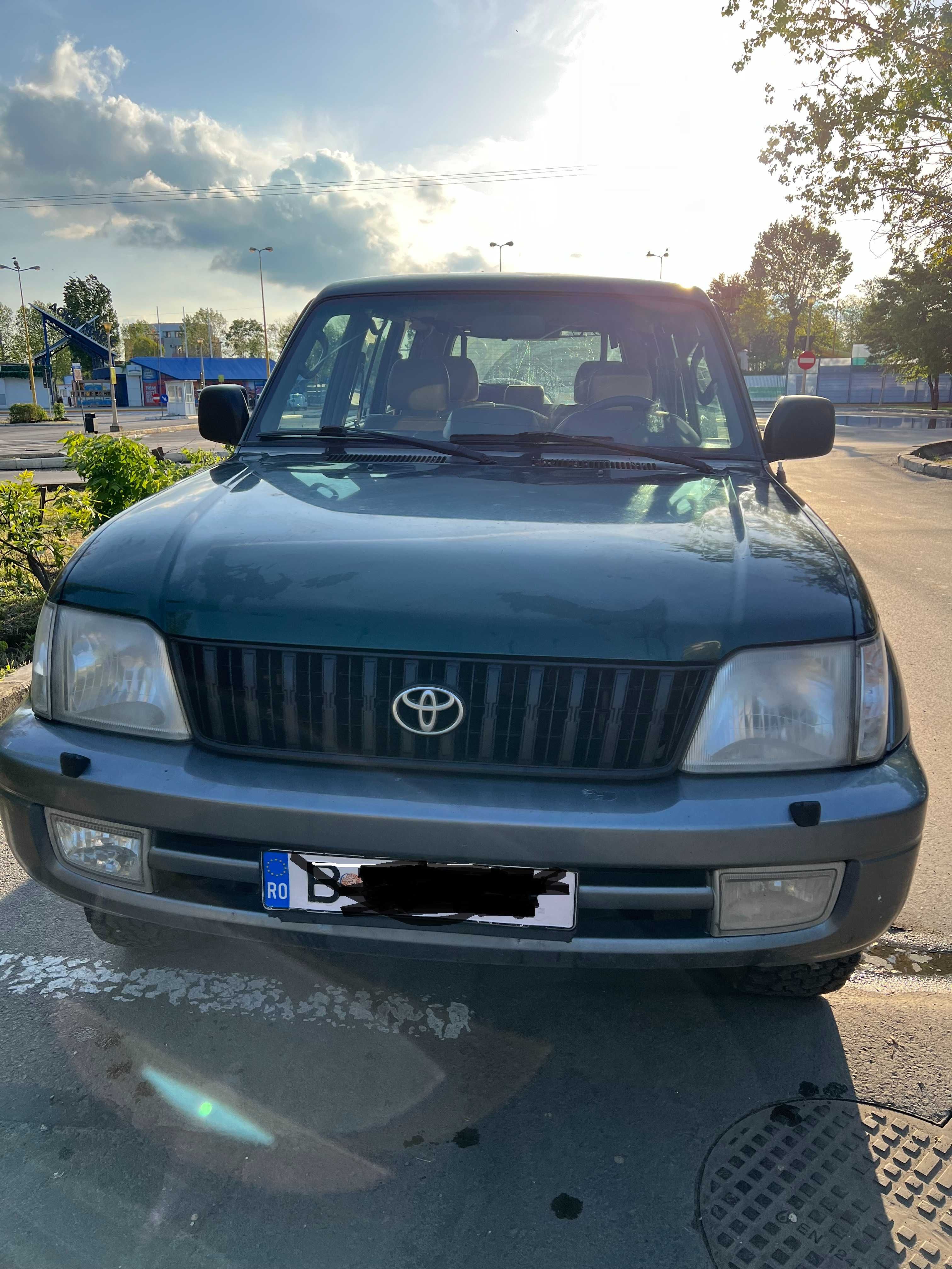 Toyota Land Cruiser Prado 90, fabricatie 2000, diesel, manuală