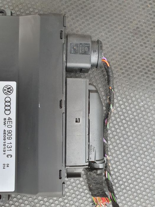 calculator confort audi A8 D3 an fabricație 2004-2009 cod-4e0909131c