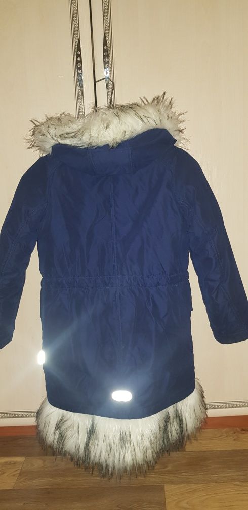 Продаётся зимняя куртка для девочки 7-8 лет