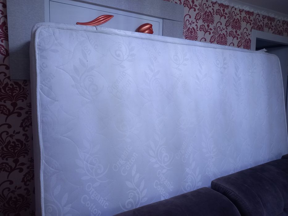 Продам Матрас анатомический в отличном состоянии