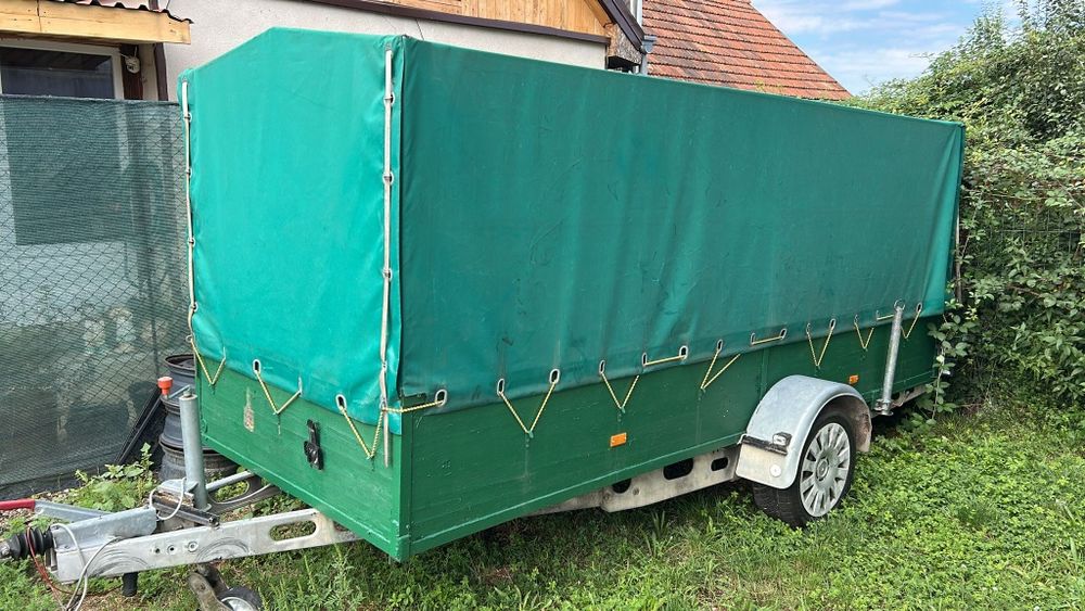 Remorcă de 4 metri lungime