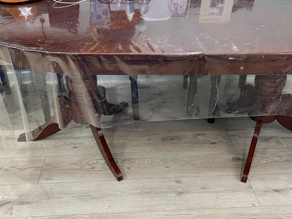 Продаю стол и стулья