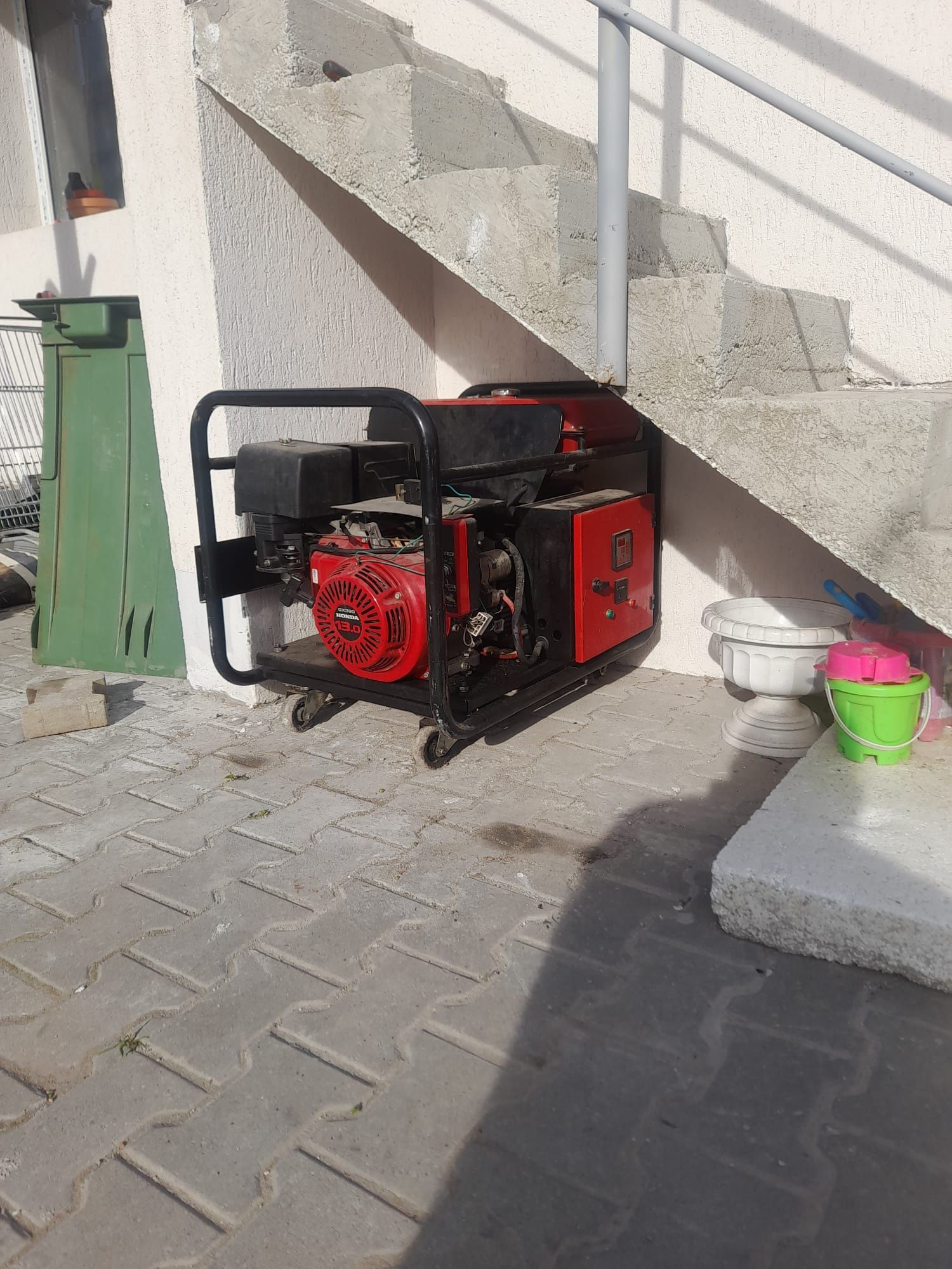 Generator Honda  de 13cp cu 220/380 (trifazic)