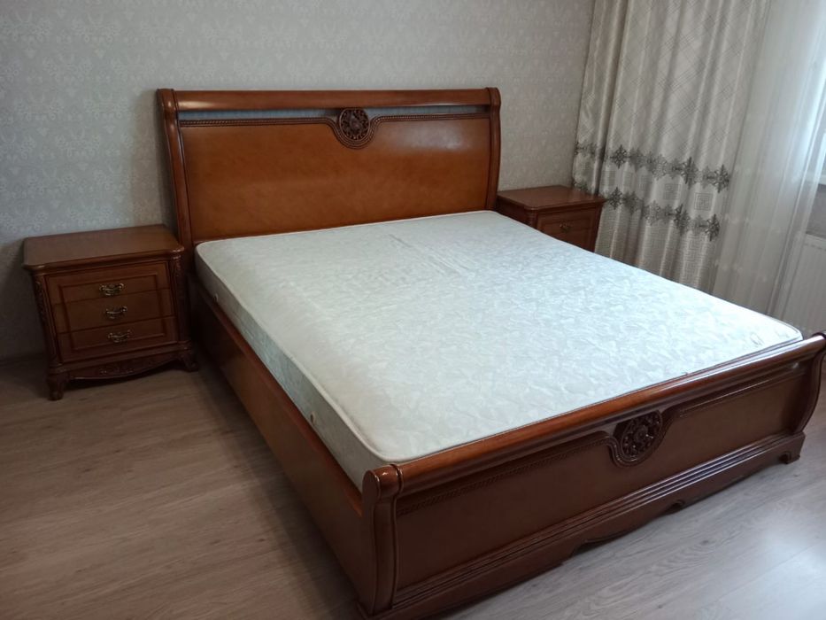 Продам 1-кровать, 2-тумба, 1-трюмо со стульчиком. Пройзводтсва -китай