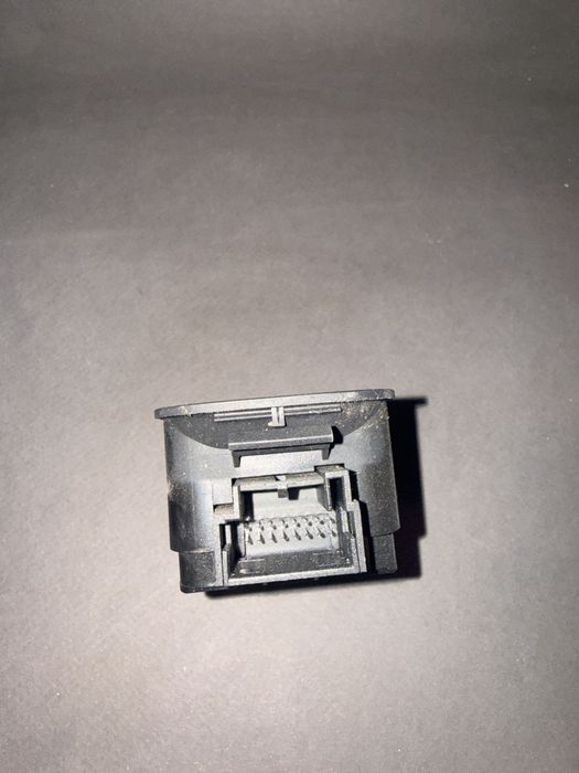 Бутон за ръчна спирачка VW Tiguan