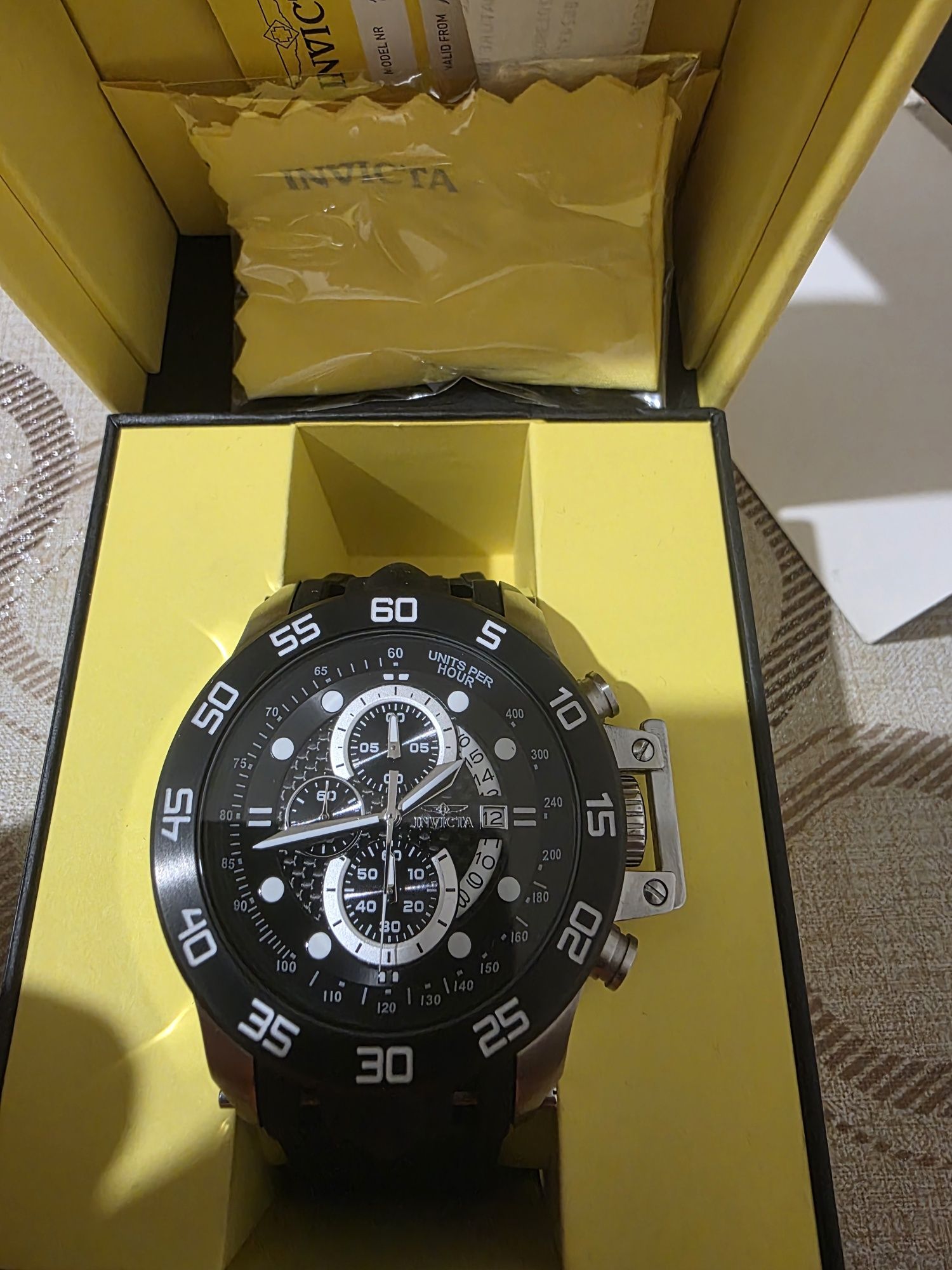 Invicta часовник