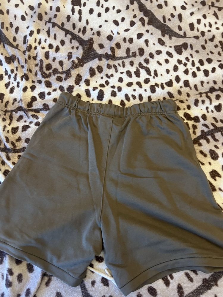 pantaloni scurti essentials