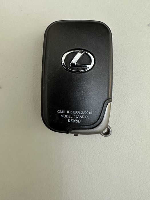 Корпус ключа на Lexus