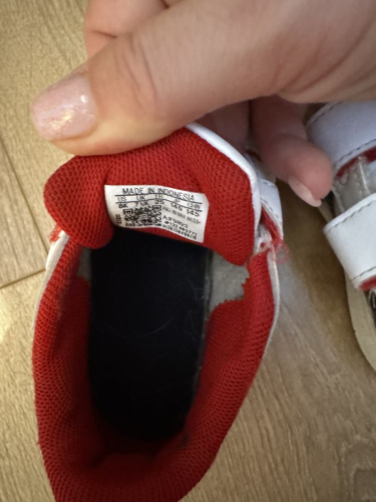 Маратонки Adidas