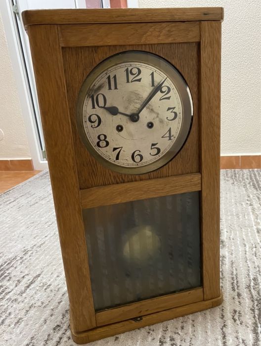 Ceas vechi cu pendul