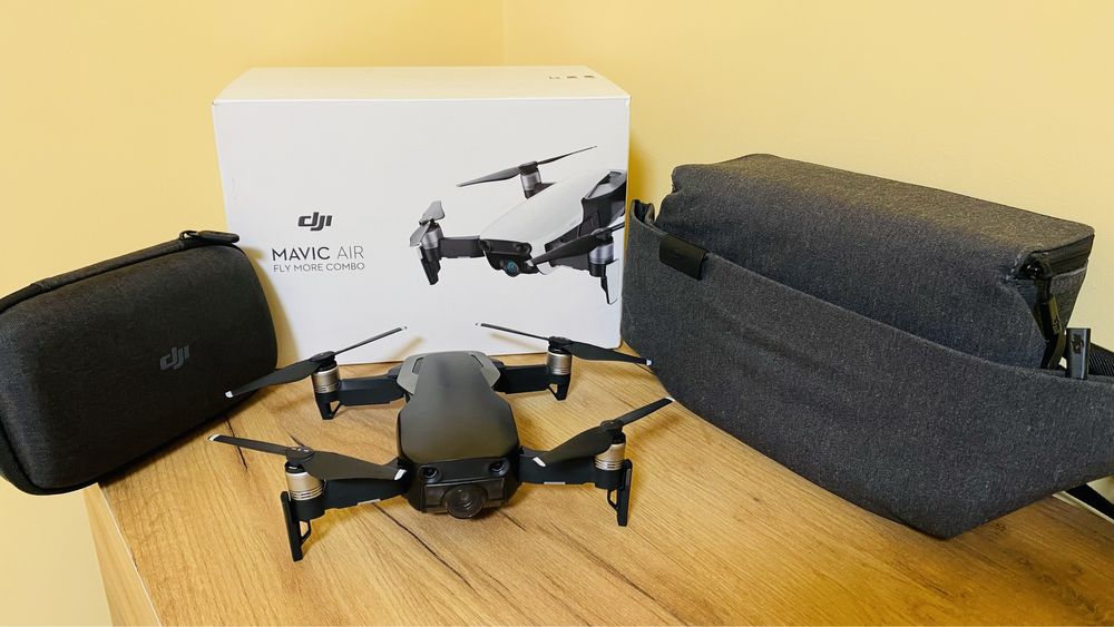 Дрон DJI Mavic Air Fly More Combo